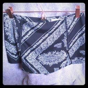 💀 Bandana print skort